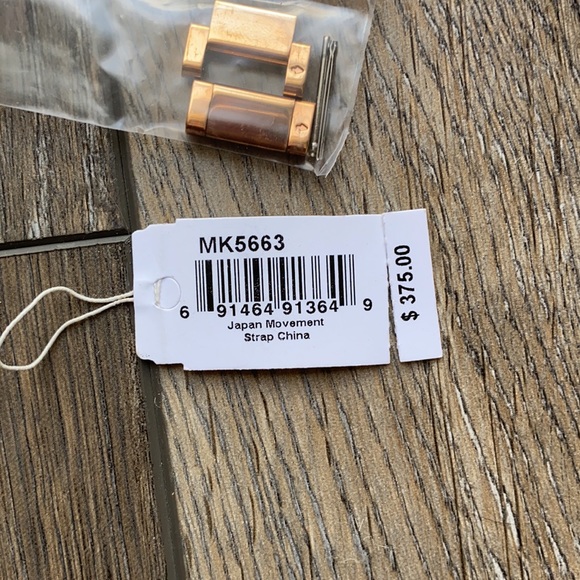 Michael Kors Crystal Watch - Picture 11 of 12